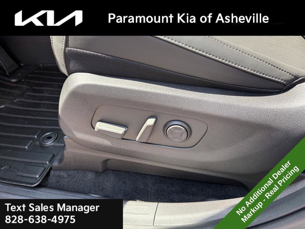 New 2027 Kia Carnival FWD image 19