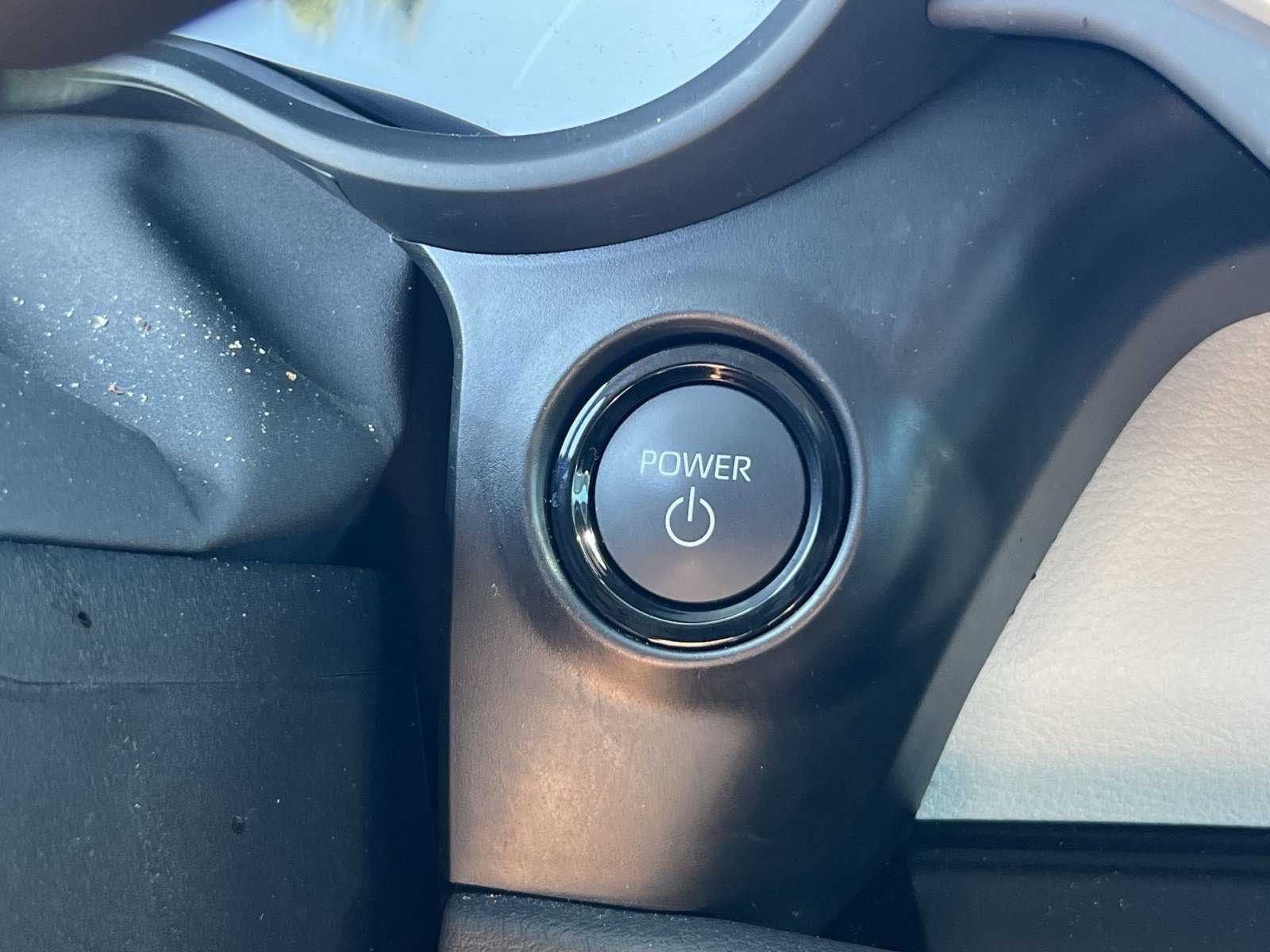 Used 2025 Toyota Sienna LE FWD image 28