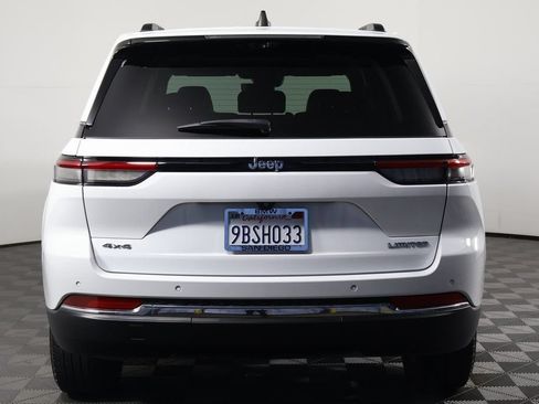 Used 2022 Jeep Grand Cherokee Limited w/ Luxury Tech Group II AWD/4WD image 5