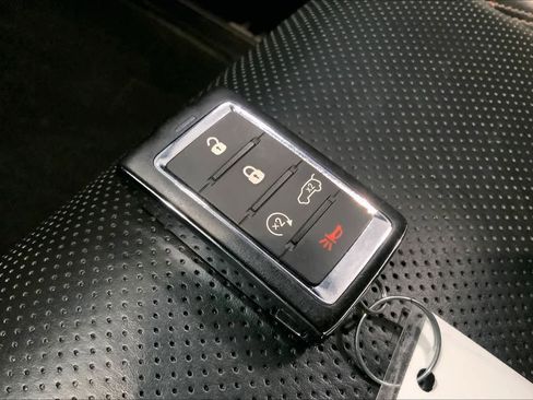 Used 2022 Jeep Grand Cherokee Summit image 17