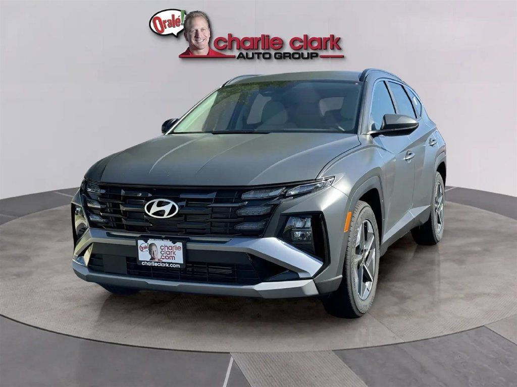 Used 2025 Hyundai Tucson SEL FWD image 1