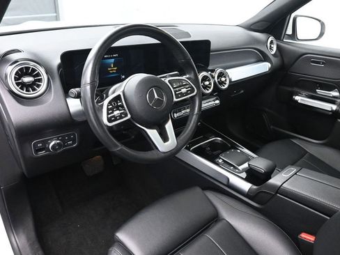 Used 2022 Mercedes-Benz GLB 250 4MATIC w/ Premium Package Lite image 14