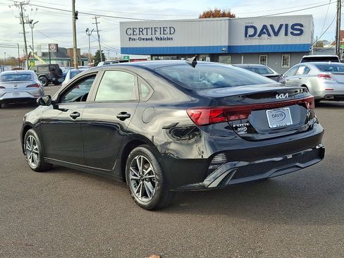 Used 2023 Kia Forte LXS w/ LXS Technology Package image 6