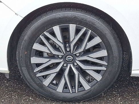 Used 2024 Nissan Altima 2.5 SV FWD image 29