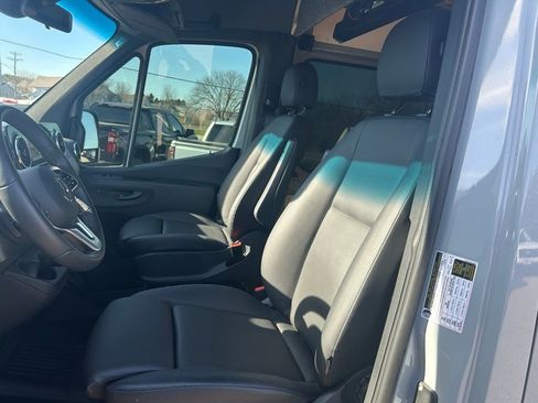 Used 2024 Mercedes-Benz Sprinter 144 Cargo image 10