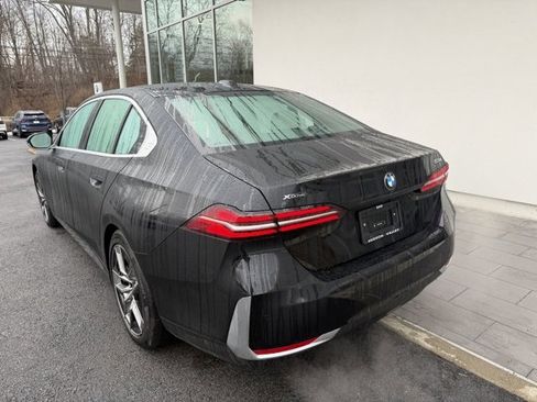 Used 2026 BMW 530i xDrive w/ Executive Package image 9