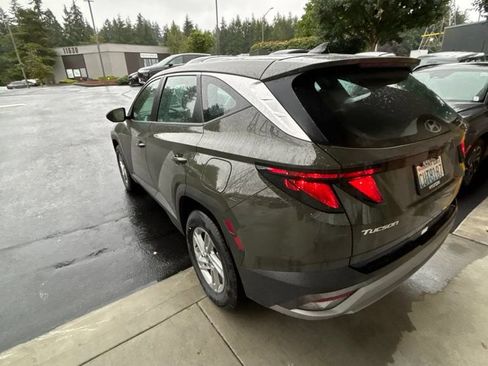 Used 2025 Hyundai Tucson SE AWD/4WD image 3