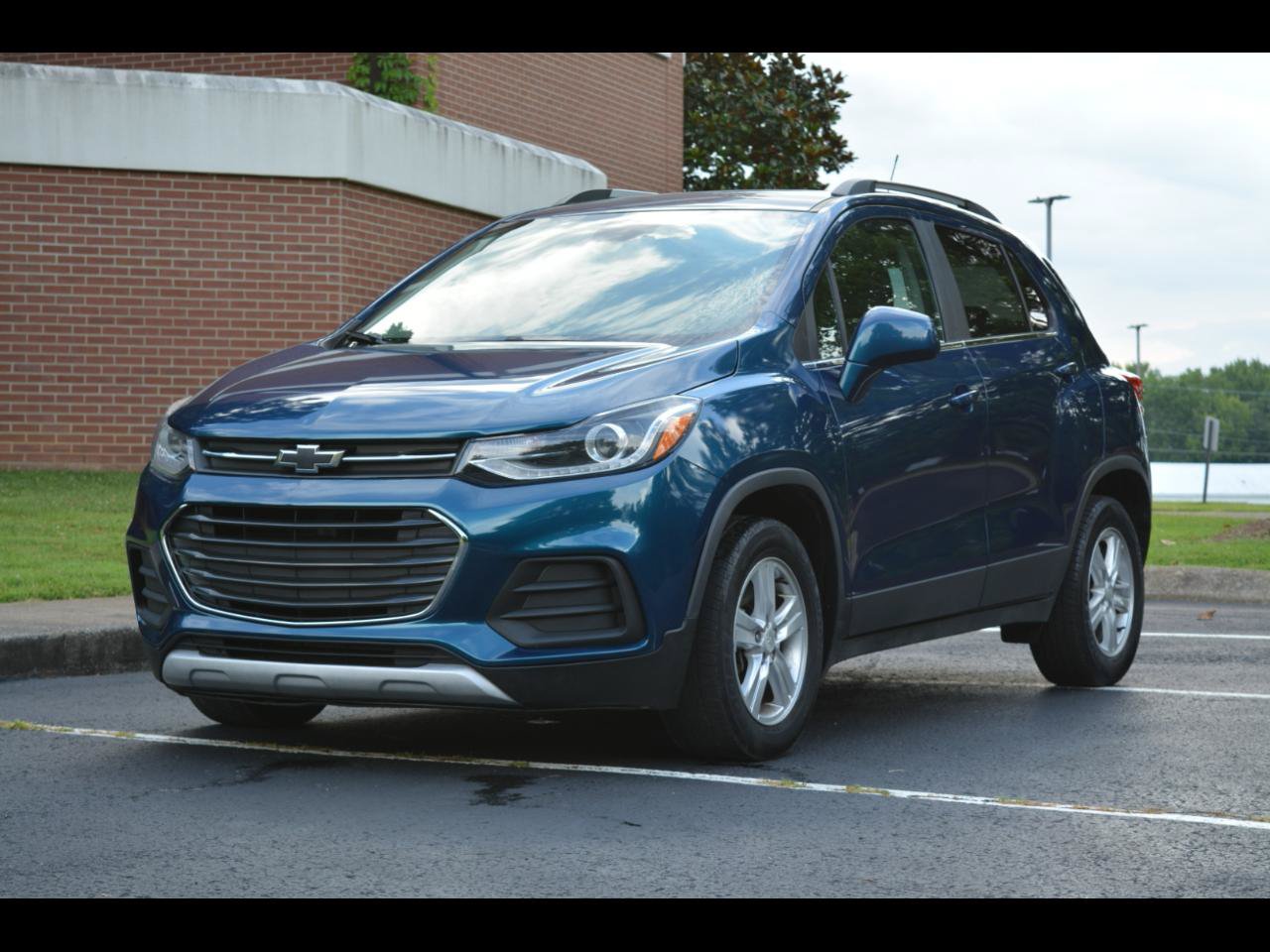 Used 2020 Chevrolet Trax LT FWD image 1