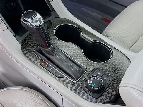 Used 2019 GMC Acadia SLT w/ LPO, Floor Liner Package image 19