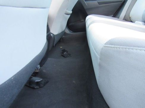 Used 2018 Toyota Corolla LE image 26