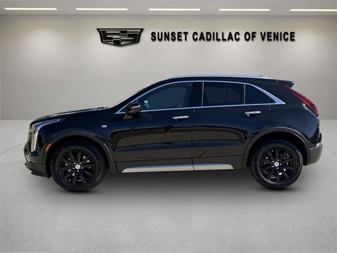 Certified 2022 Cadillac XT4 Premium Luxury w/ Enhanced Visibility Package image 6