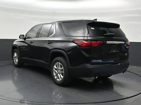 Used 2023 Chevrolet Traverse LS FWD image 3
