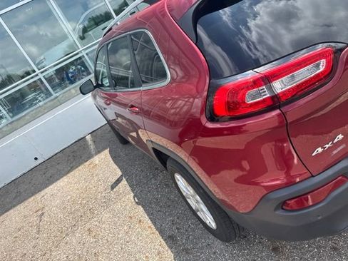 Used 2017 Jeep Cherokee Latitude w/ Safety/Convenience Group AWD/4WD image 4