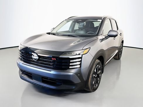 Used 2025 Nissan Kicks SR w/ Interior Electronics Package image 4