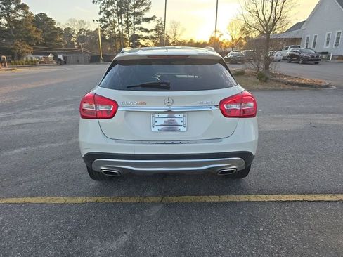 Used 2017 Mercedes-Benz GLA 250 4MATIC image 7