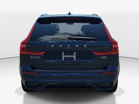 Used 2024 Volvo XC60 B5 Core w/ Protection Package Premier AWD/4WD image 5