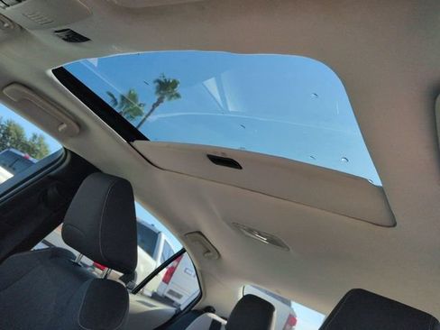 Used 2020 Toyota Corolla LE FWD image 19
