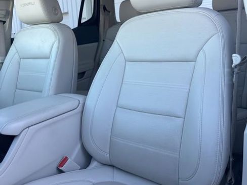 Used 2022 GMC Acadia Denali w/ Denali Ultimate Package image 40