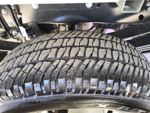 Used 2025 Ford F350 Platinum image 12