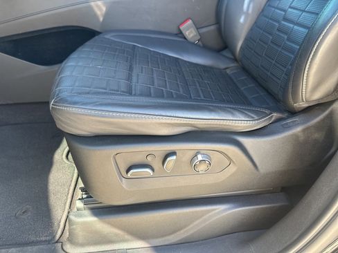 Certified 2023 Cadillac Escalade Sport Platinum image 17