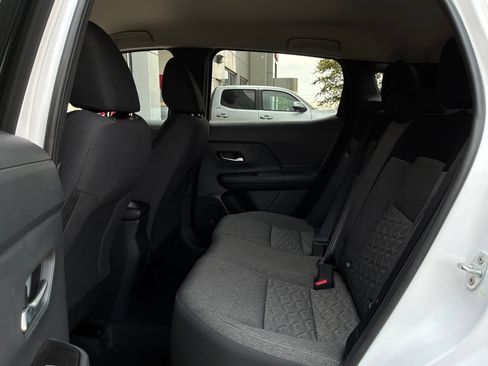 Used 2026 Nissan Kicks SV w/ Cold Weather Package AWD/4WD image 12