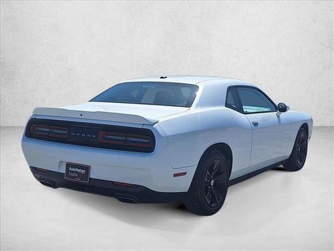 Used 2018 Dodge Challenger SXT RWD image 5