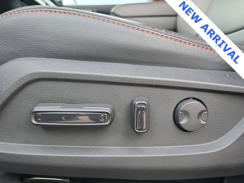 Used 2025 Honda Pilot TrailSport image 9