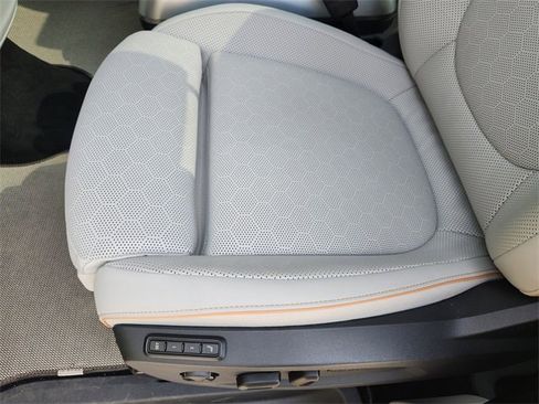 New 2025 Volkswagen ID. Buzz 1st Edition image 23