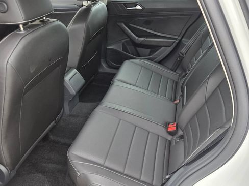 Certified 2023 Volkswagen Jetta SE FWD image 12