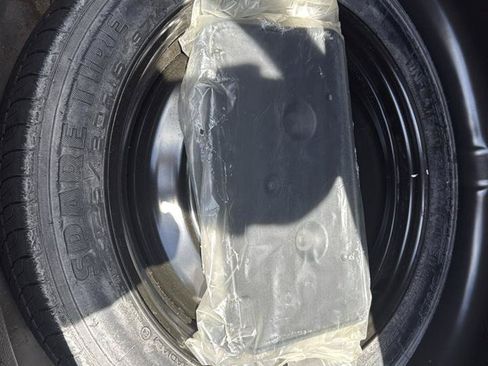 Used 2018 Ford Fusion SE FWD image 21
