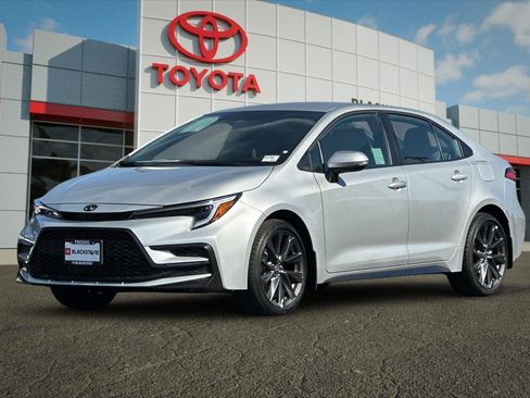 Certified 2026 Toyota Corolla SE w/ SE Package FWD image 7
