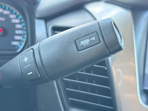 Used 2018 Chevrolet Tahoe LS w/ Enhanced Driver Alert Package RWD image 23