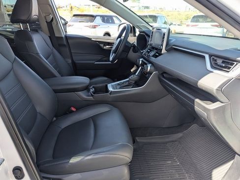 Used 2022 Toyota RAV4 XLE Premium image 35