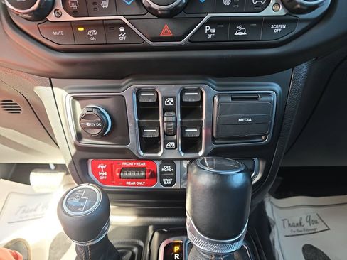 Used 2023 Jeep Wrangler Unlimited Rubicon 392 image 33