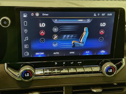 Used 2025 Chevrolet Colorado Trail Boss w/ LPO, Tailgate Decal Package AWD/4WD image 24