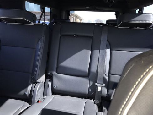 Used 2024 GMC Yukon XL SLT w/ SLT Luxury Package image 22