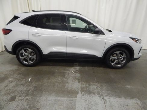New 2025 Ford Escape ST-Line w/ Tech Pack #1 image 2