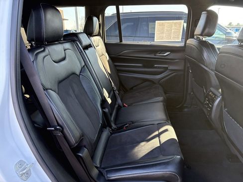 Certified 2024 Jeep Grand Cherokee L Laredo image 15