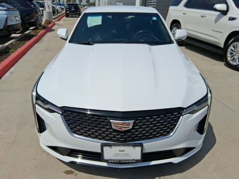 Used 2024 Cadillac CT4 Luxury image 2