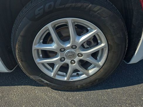 Used 2021 Chrysler Voyager Lxi image 38