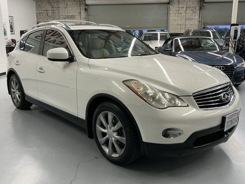 Used 2010 INFINITI EX35 Journey image 3