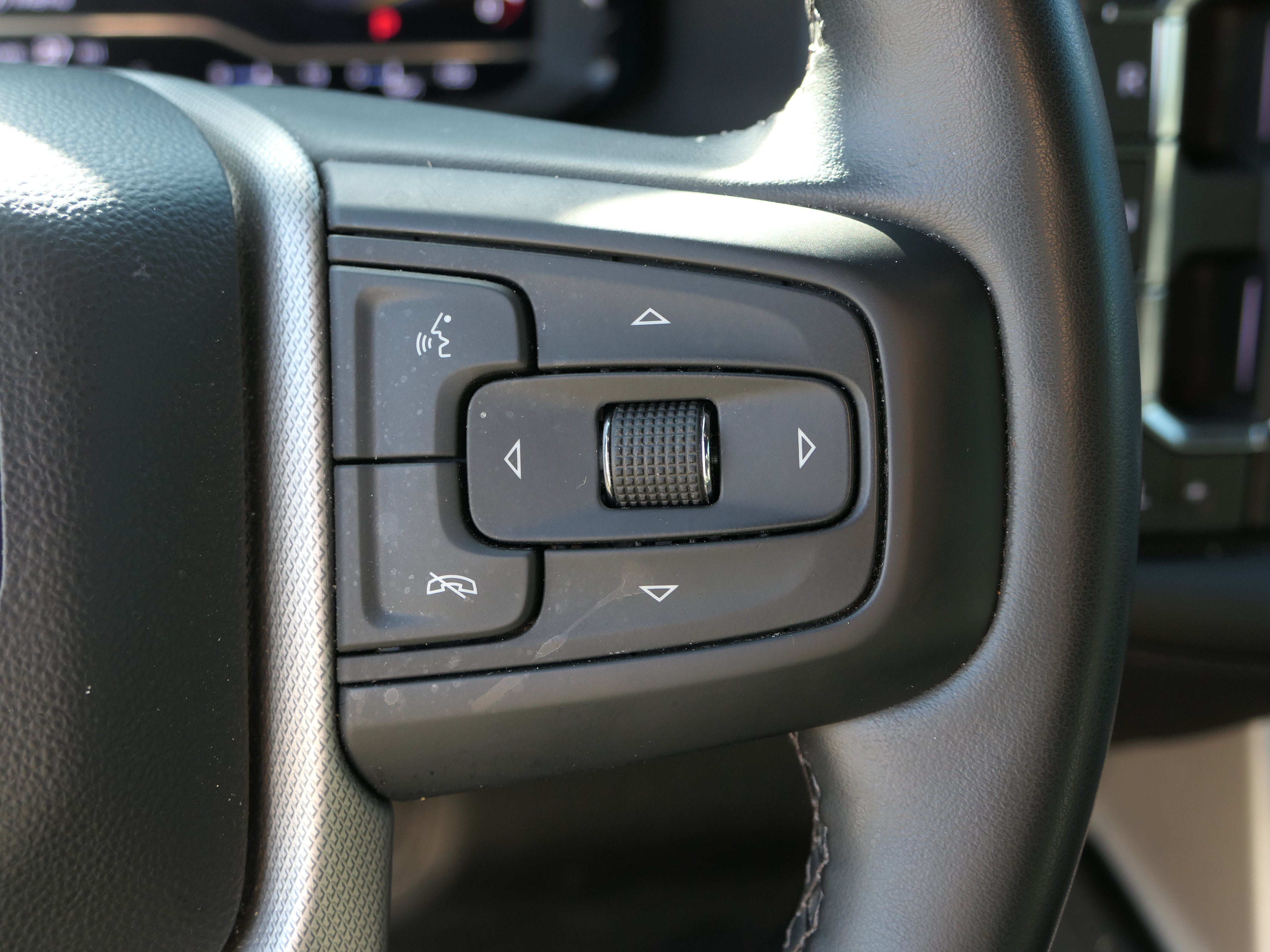 Used 2023 GMC Yukon Denali AWD/4WD image 17