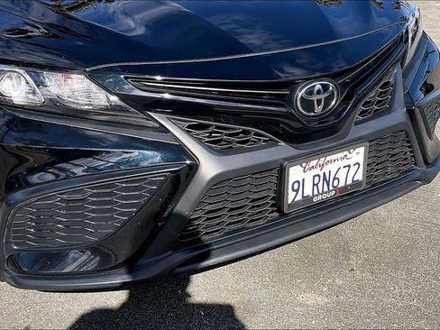 Used 2024 Toyota Camry SE image 30