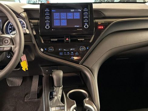 Used 2022 Toyota Camry LE image 14