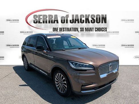 Used 2022 Lincoln Aviator Reserve w/ Class IV Trailer Tow Package image 2