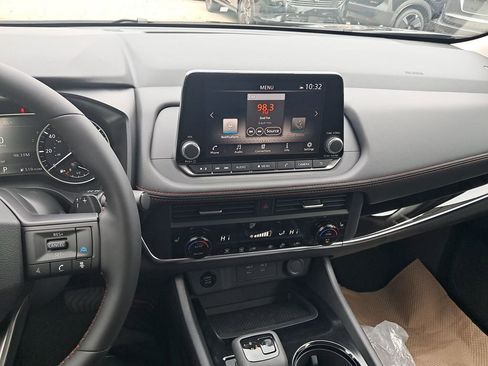 New 2026 Nissan Rogue SV AWD/4WD image 18