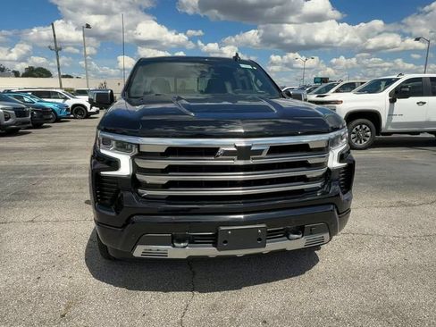 Used 2024 Chevrolet Silverado 1500 High Country w/ High Country Premium Package AWD/4WD image 3