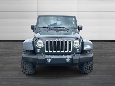 Used 2017 Jeep Wrangler Unlimited Sahara w/ Max Tow Package image 9
