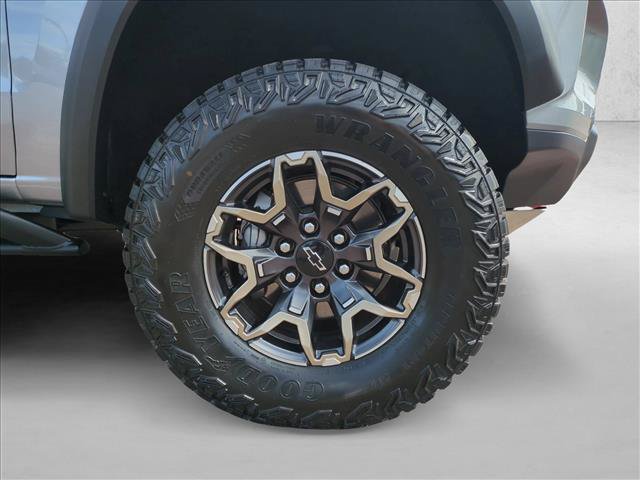 Used 2026 Chevrolet Colorado ZR2 w/ Technology Package AWD/4WD image 21