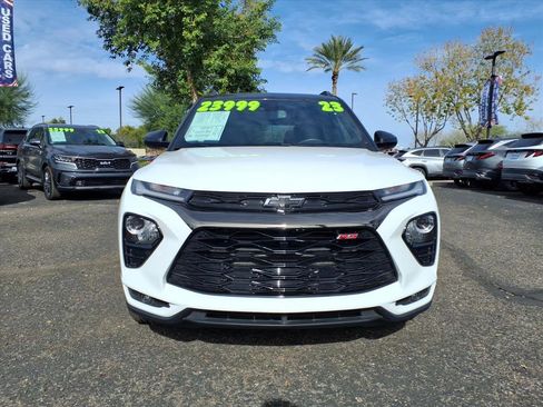 Used 2023 Chevrolet TrailBlazer RS w/ Sun and Liftgate Package image 2